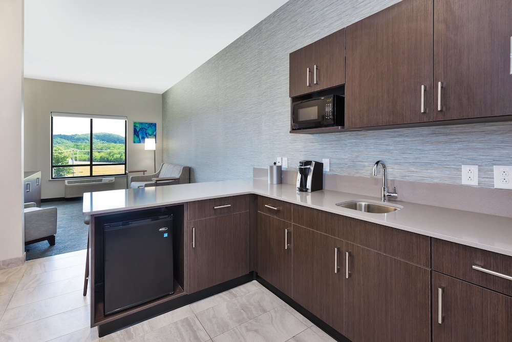 Holiday Inn Cookeville by IHG - photo 92