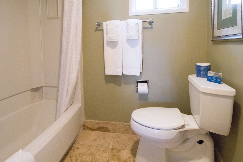 Monterey Peninsula Inn - photo 22