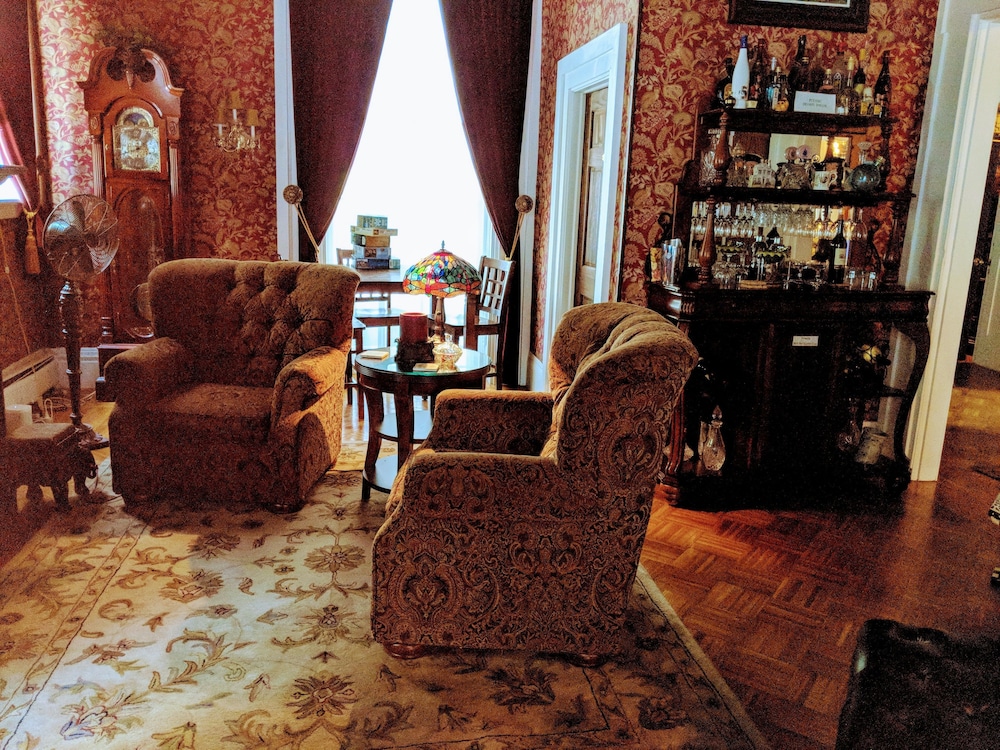 Allegiance Bed and Breakfast - photo 18