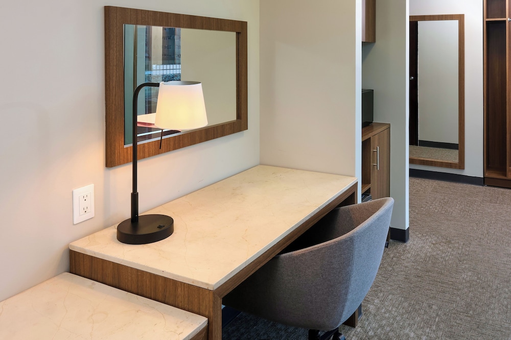 Holiday Inn Hotel & Suites Medica Sur by IHG