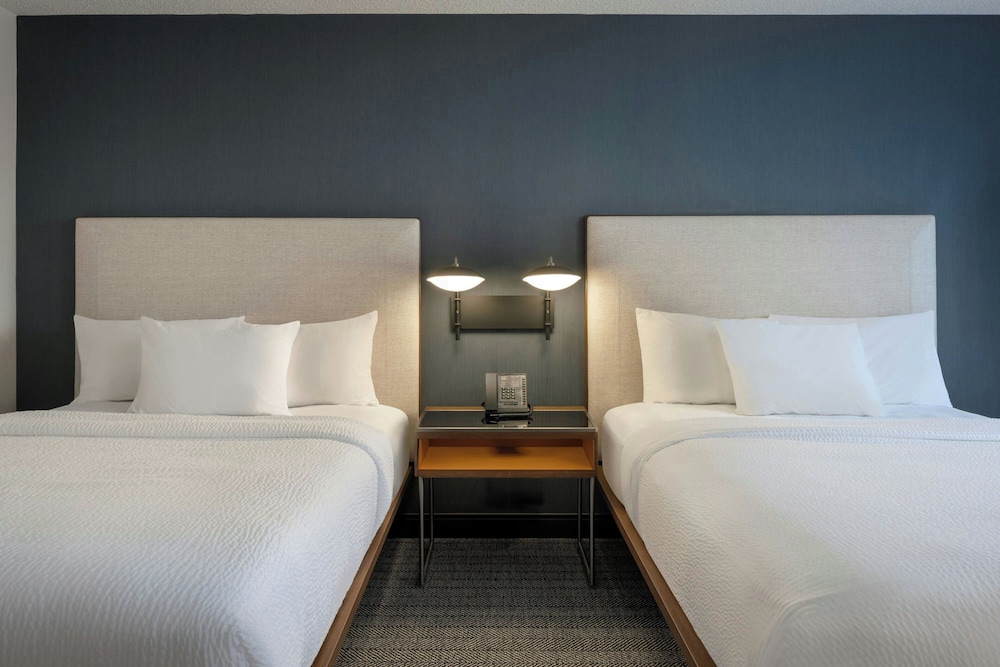 Courtyard by Marriott Springfield Airport - photo 16