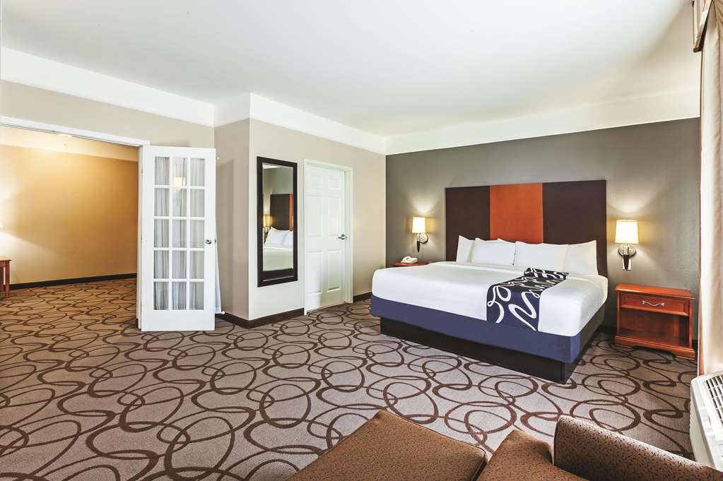 La Quinta Inn & Suites by Wyndham Granbury - photo 23