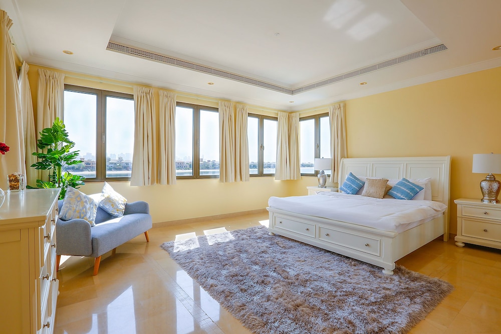 E&T Holiday Homes Signature Villa K — 4-Star Luxury Hotel in Dubai, United Arab Emirates