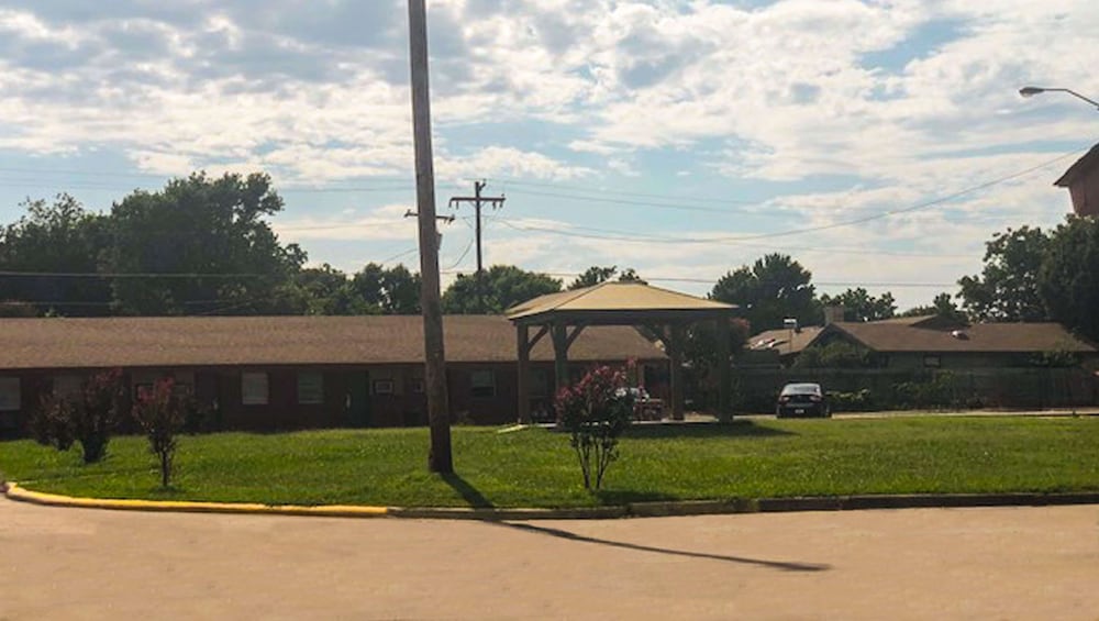 Budget Inn Ardmore - photo 29
