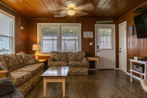 Jerseys Shore by Oak Island Accommodations - photo 22