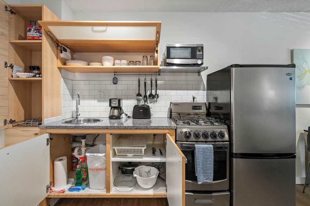 Studios On 25th by BCA Furnished Apts - photo 24