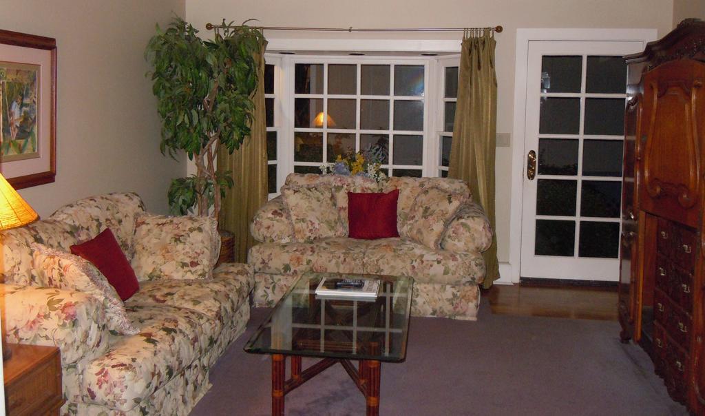 Jacaranda Inn - photo 13