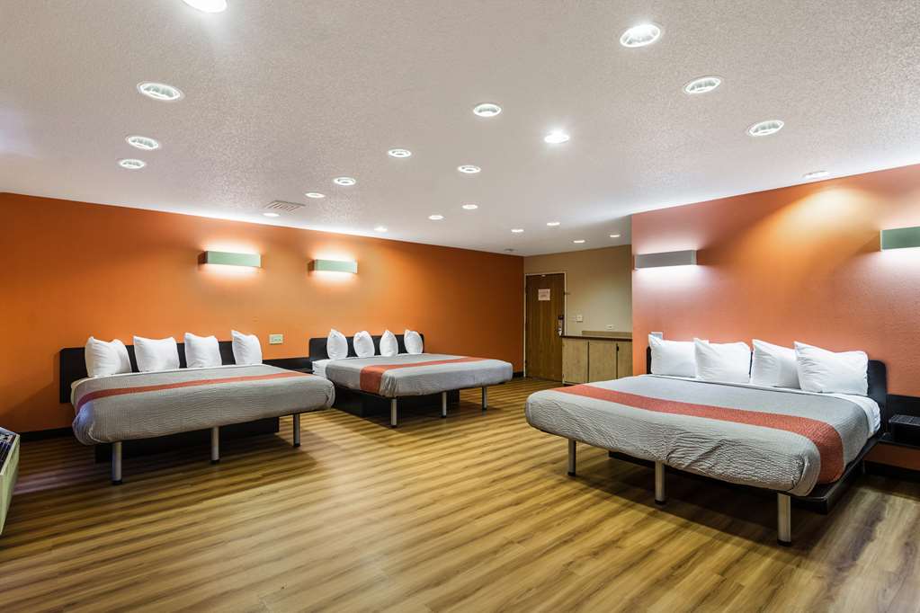 Motel 6 Libertyville IL - photo 19