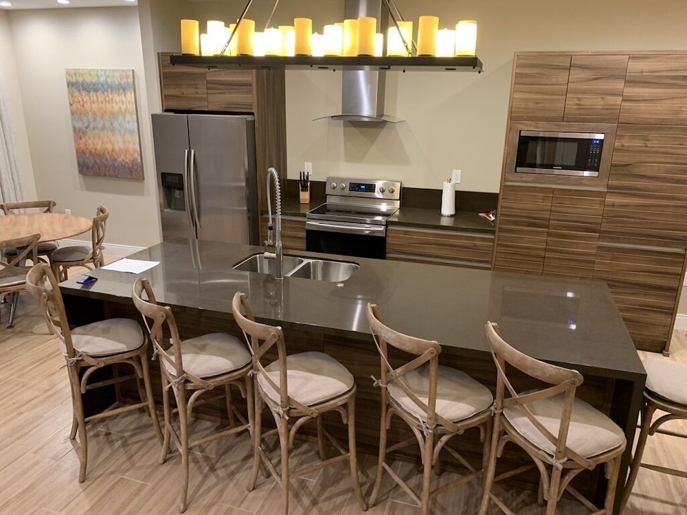 Luxury 4 Bedroom Home Magic Village Resort 7487 Kissimmee - photo 2