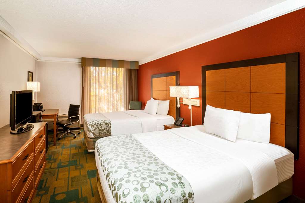 La Quinta Inn & Suites by Wyndham Nashville Airport Opryland - photo 29