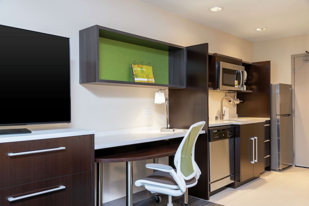 Home2 Suites by Hilton Appleton - photo 7