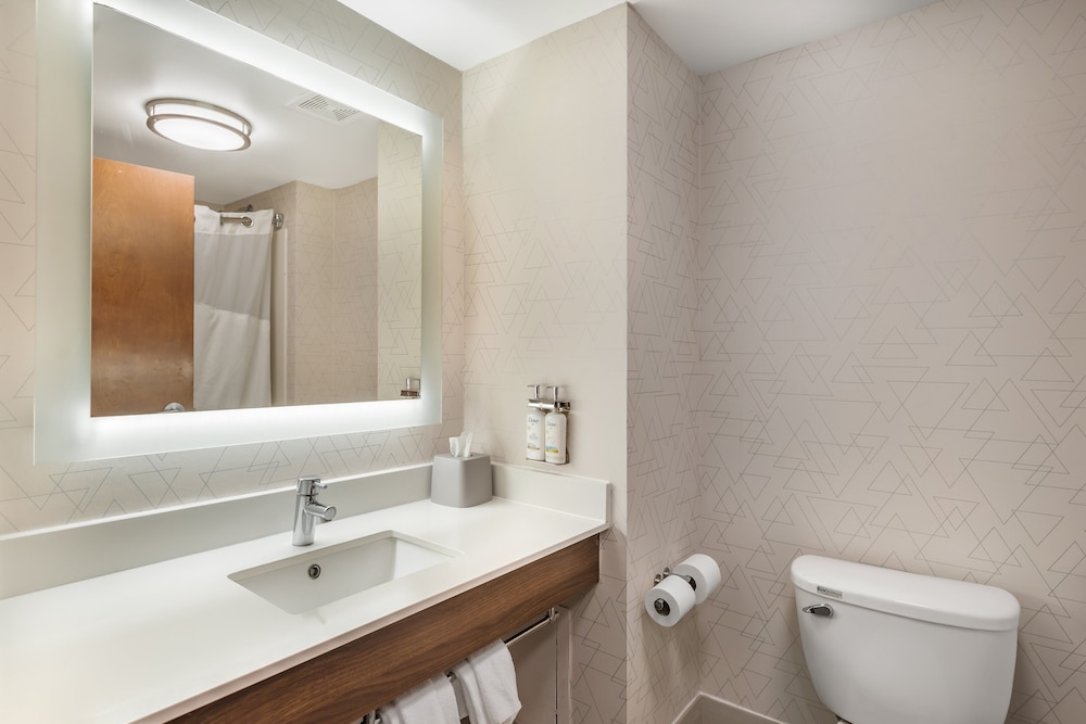 Holiday Inn Express and Suites Petersburg Fort Lee by IHG - photo 8