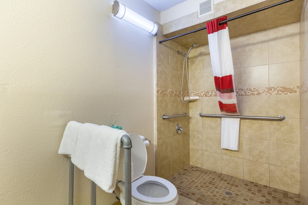 Red Roof Inn Hardeeville - photo 21