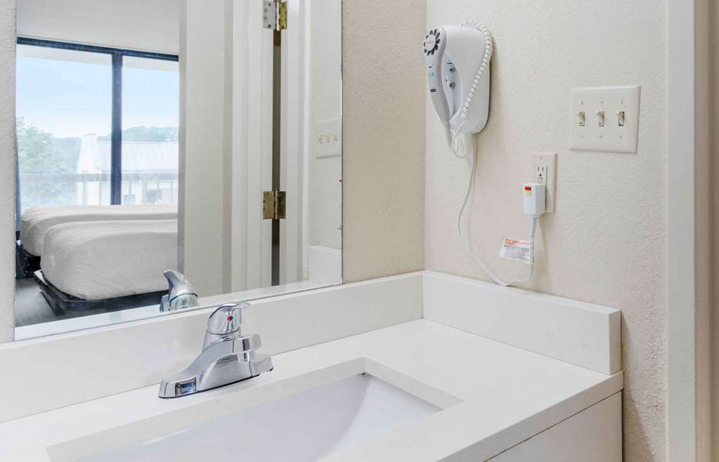 Extended Stay America Suites Bristol - photo 32