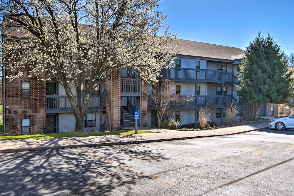 Inviting Branson Condo w Resort Amenities - photo 6