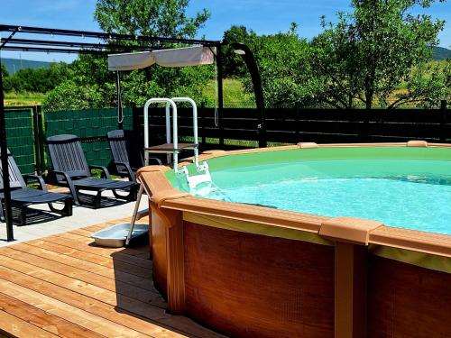 Apartment Nina bazen klima parking — 4-Star Luxury Hotel in Otocac, Croatia