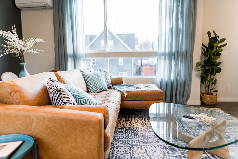 Sky Mark Lux 1 Modern Elegance In Downtown Seattle in Seattle, United States