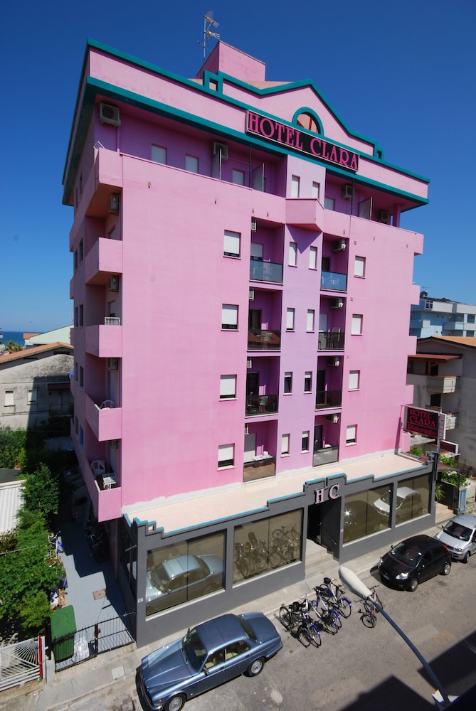 Hotel Clara — hotel in Tortoreto