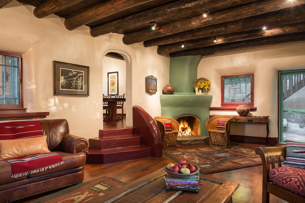 Inn Of The Turquoise Bear - photo 2