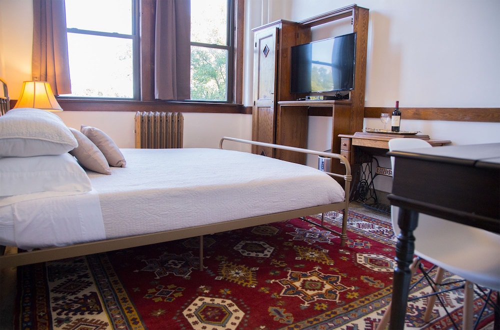 School 31 Lofts at Colors Studios - photo 5