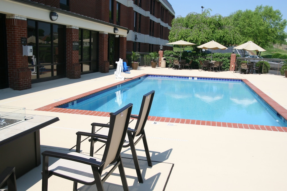Hampton Inn Somerset - photo 53
