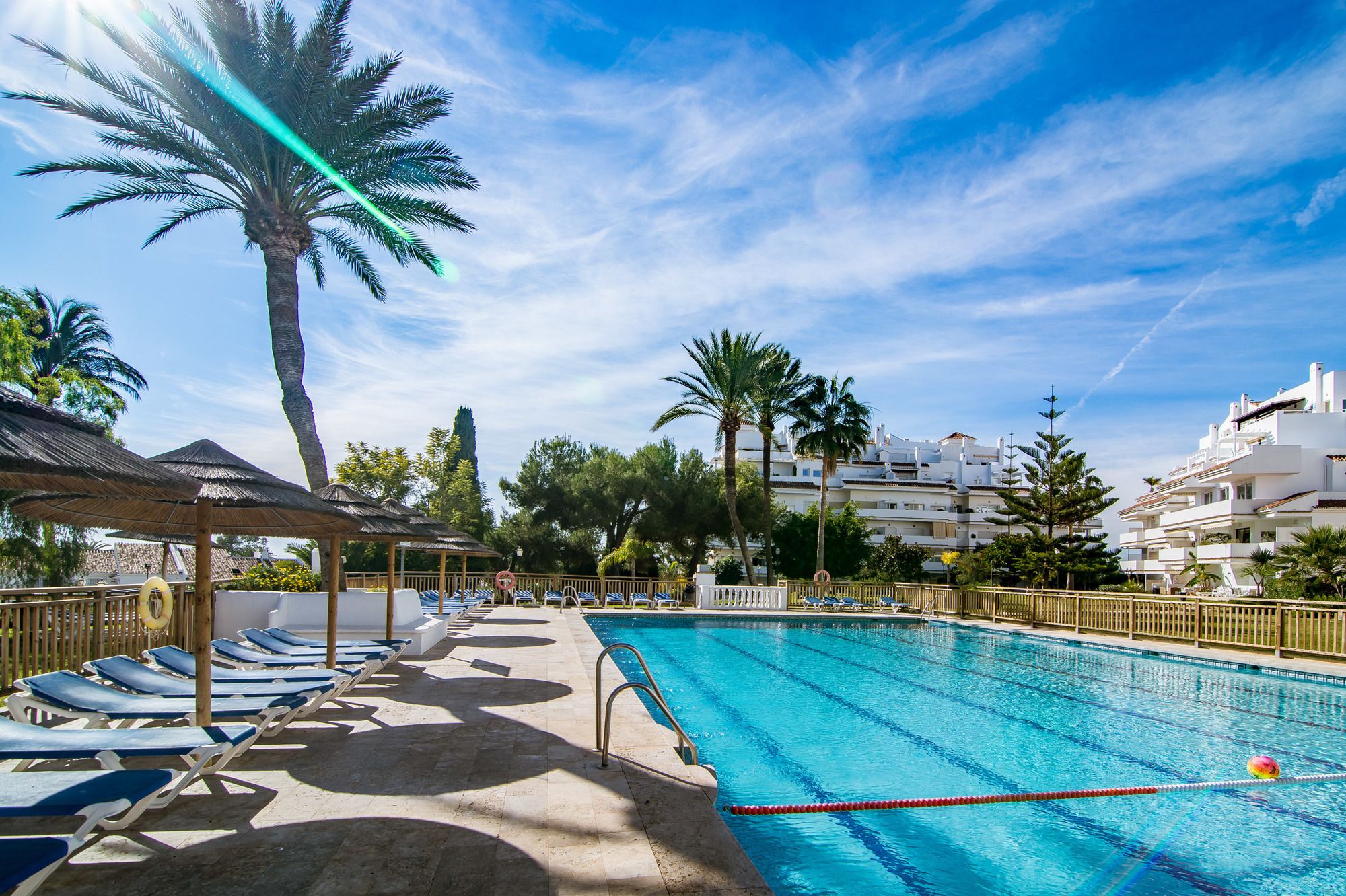 Apartment Las Gardenias II Roomservice — 4-Star Luxury Hotel in Marbella, Spain