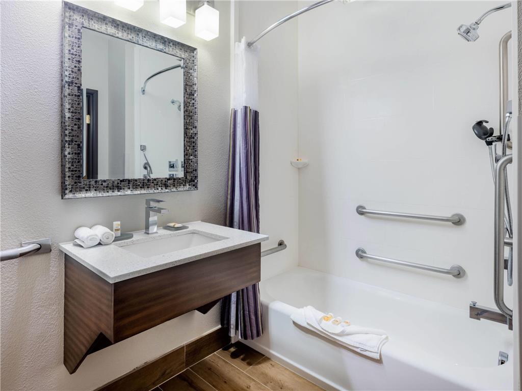 La Quinta Inn & Suites by Wyndham NW Tucson Marana - photo 33