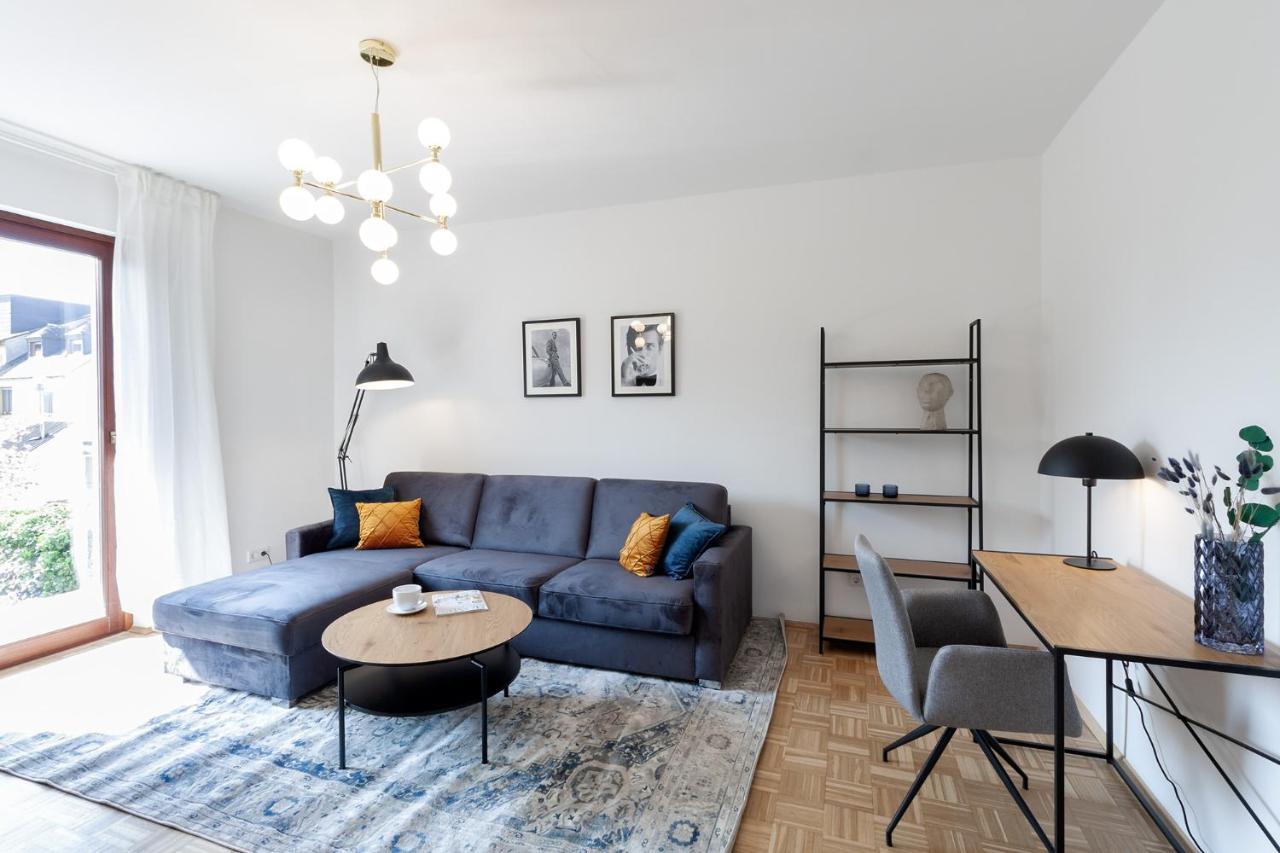 Rhein Lahn Living Modernes Design Kontaktloser Zugang Zentrale Lage nahe Rhein und Martinsburg Apartments mit Küche & Wohnzimmer — 4-Star Luxury Hotel in Lahnstein, Germany