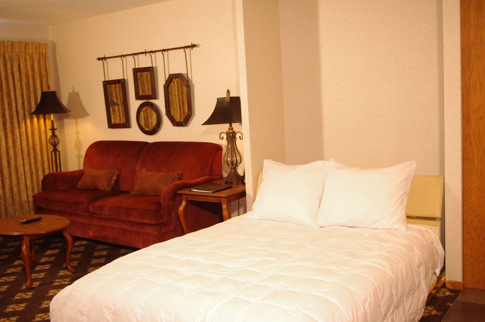 The Highlands at Harbor Springs - photo 17