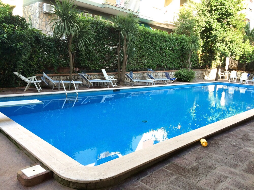 The Pool House Suite — 4-Star Luxury Hotel in Sorrento, Italy