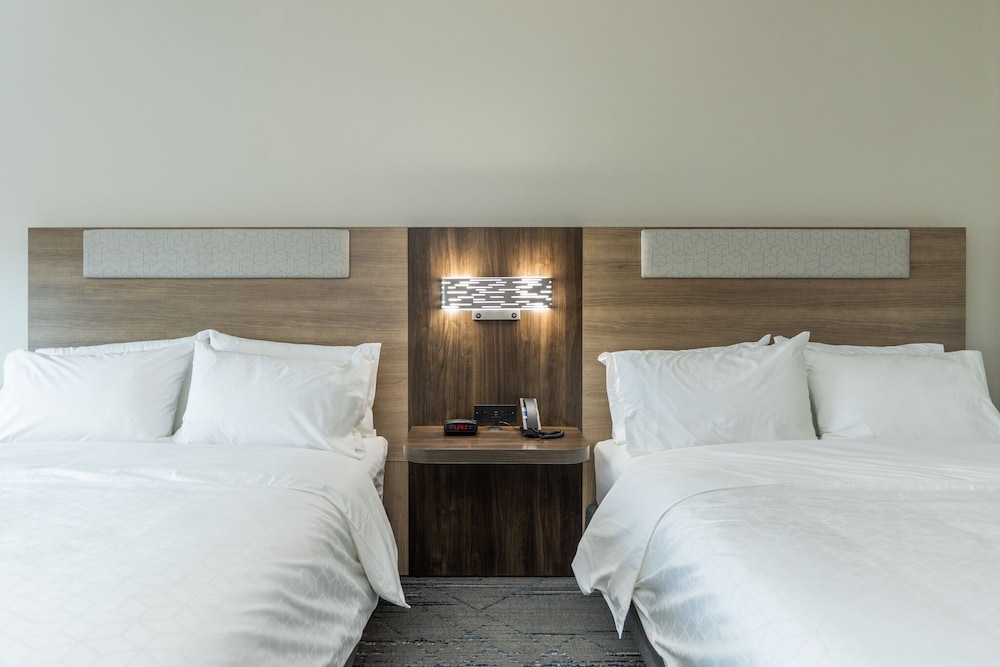 Holiday Inn Express & Suites Charlottesville by IHG - photo 14