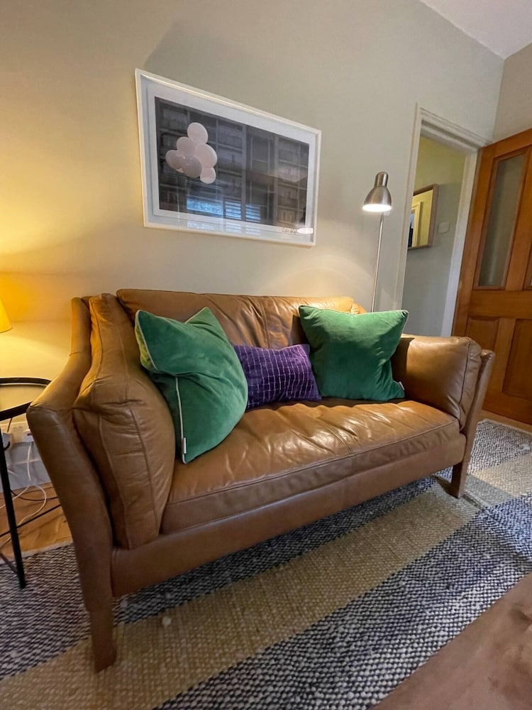 Beautiful & Cosy 2BD House Southwark — 4-Star Luxury Hotel in London, United Kingdom