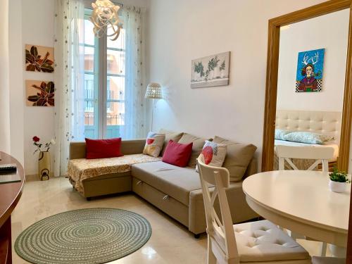 Charming Flat@HistoricCentre &short walk to Beach — carbon neutral stay, Alicante
