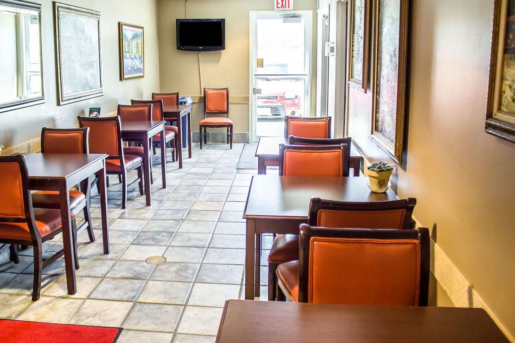 Econo Lodge Meadville PA - photo 23