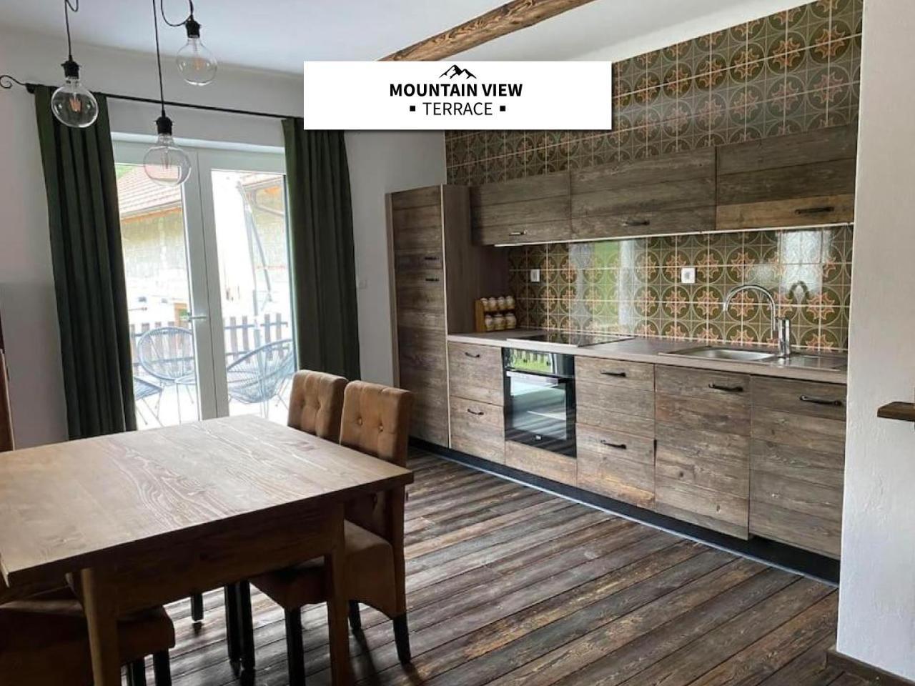 DoLodge Homestead & Camper Parking Kolpa River Canyon in Unknown City, Slovenia