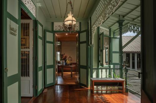 Neil Niwas — Bangkok — photo 4