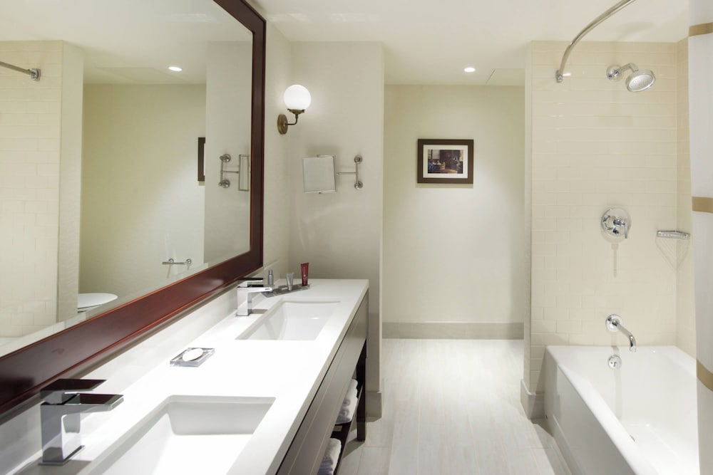 Marriott Syracuse Downtown - photo 17