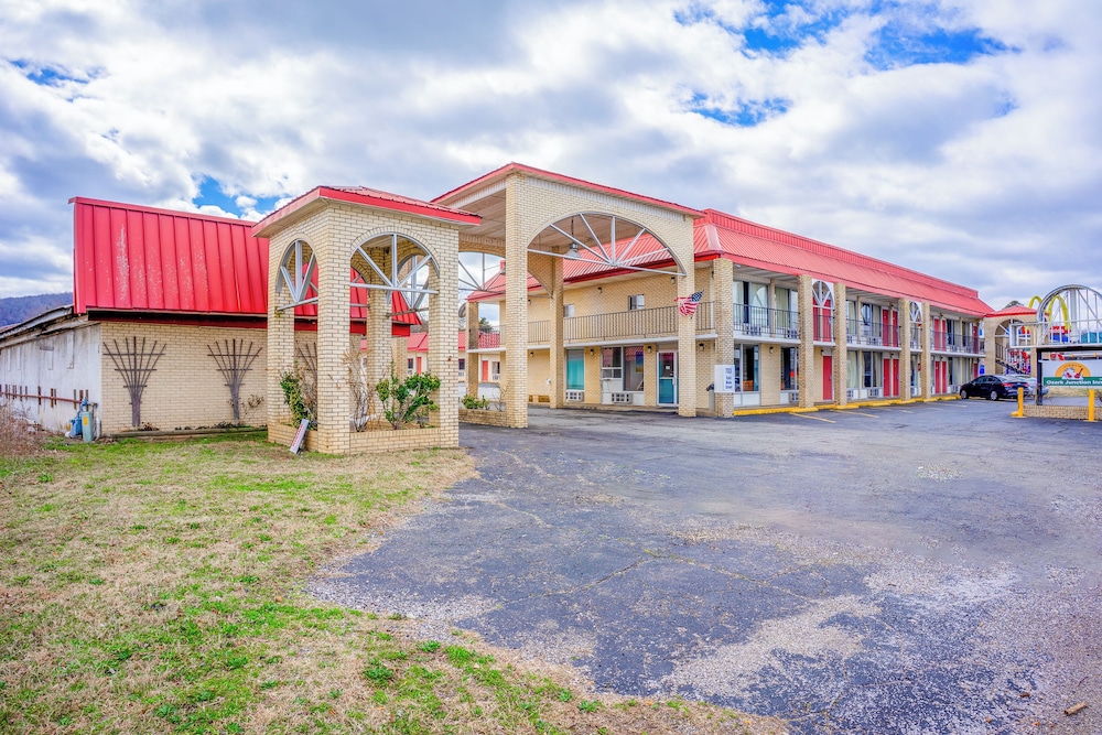 Ozark Junction mountain view by OYO - photo 78
