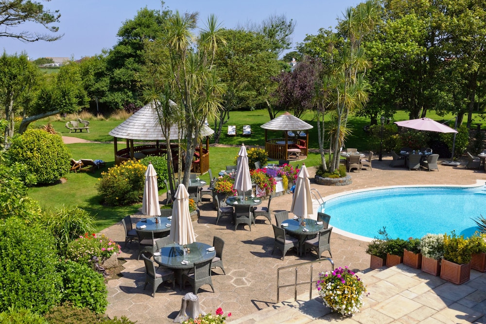 The Farmhouse — 4-Star Luxury Hotel in Saint Saviour, United Kingdom