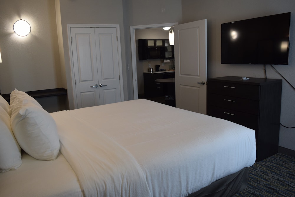 Candlewood Suites Nashville Metro Center an IHG Hotel - photo 2