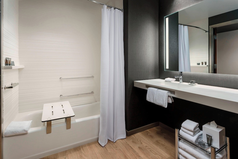 AC Hotel by Marriott Chapel Hill Downtown - photo 14