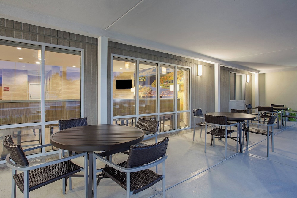 TownePlace Suites by Marriott Knoxville Oak Ridge - photo 34
