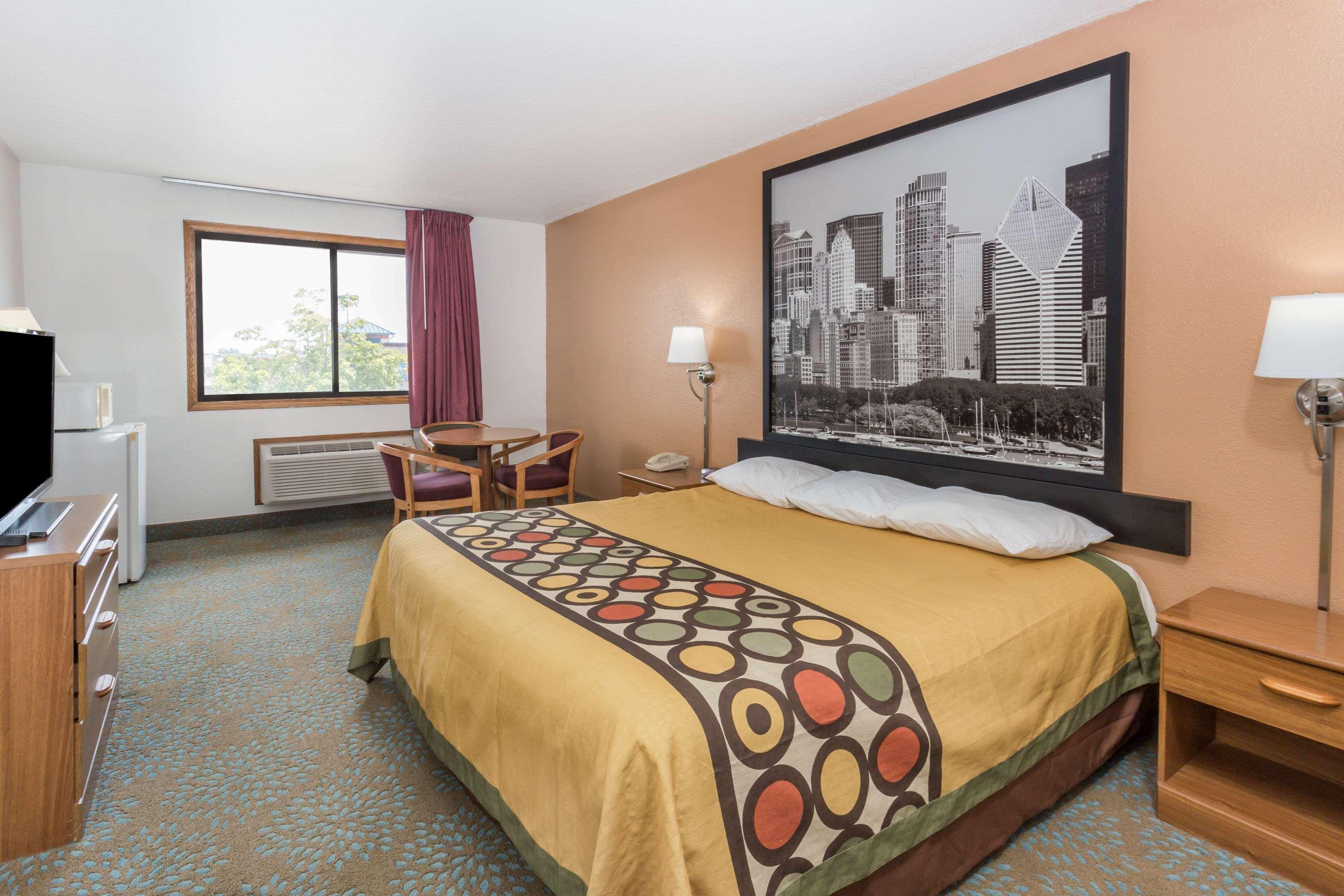Super 8 by Wyndham Bourbonnais Kankakee Area - photo 7