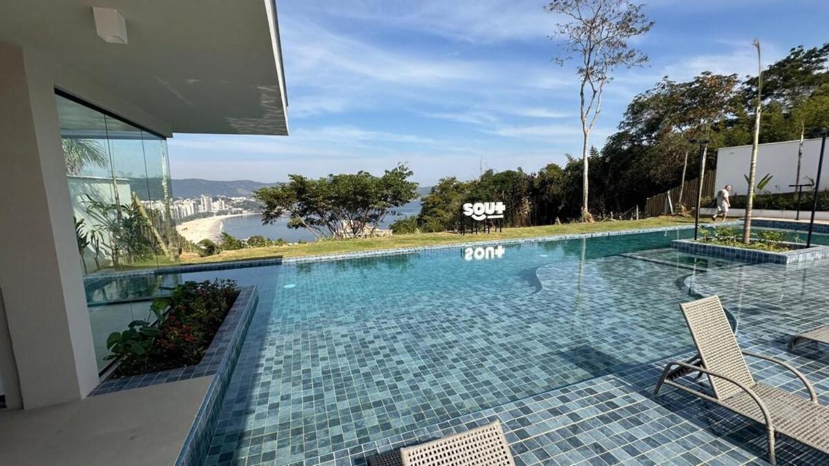 Apto Beira Mar Icarai Rj Curta E Longa Temporada — 4-Star Luxury Hotel in Niteroi, Brasil