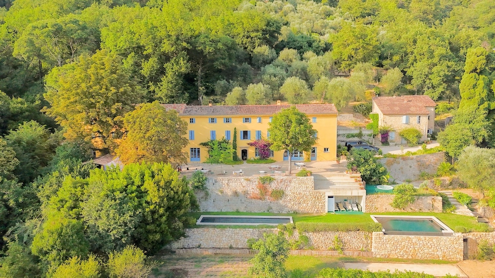 Domaine De La Cascade Parfumee — Grasse