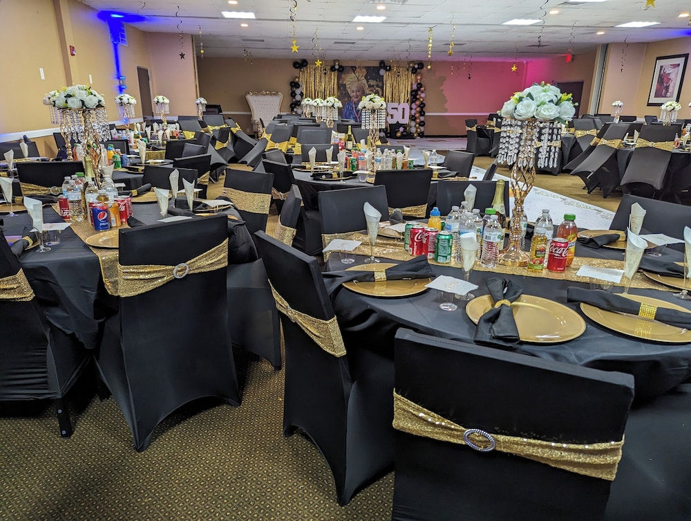 Pocono Inn & Banquet - photo 25