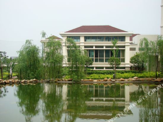 Honglianhu Golf Resort in Ezhou, People's Republic of China