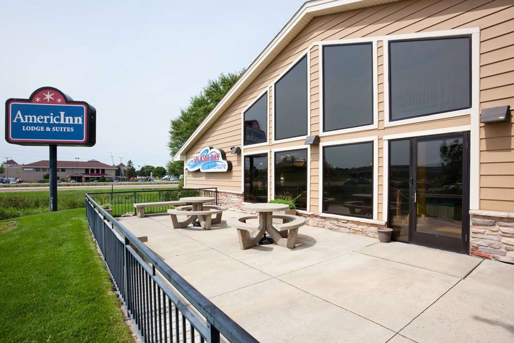 AmericInn by Wyndham Shakopee Near Canterbury Park - photo 47