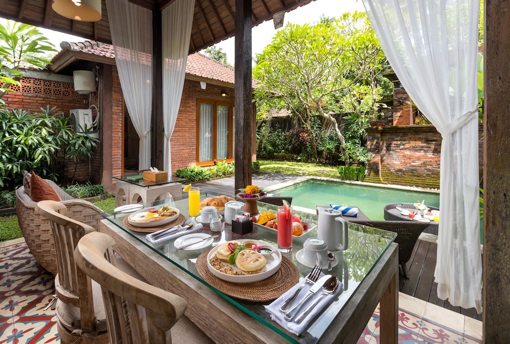 Ubud Raya Villa — 5-Star Luxury Hotel in Bali, Indonesia