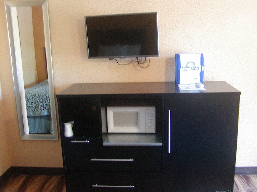 Days Inn by Wyndham Marietta White Water - photo 13